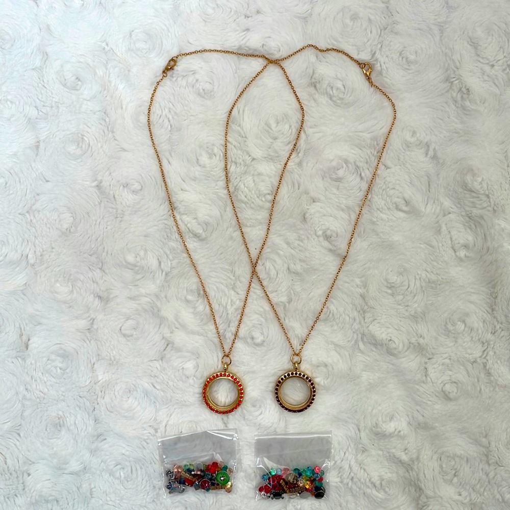 SET OF 2 FLOATING CHARM LOCKET AND NECKLACE